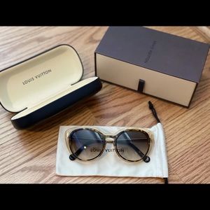 Women Louis Vuitton Cat eye Sunglasses